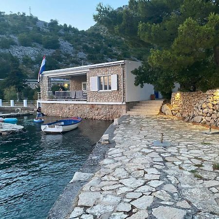 Вилла Kuca Za Odmor Jelena Стариград-Пакленица Экстерьер фото